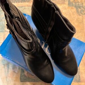 Rialto Foley Black Ankle Boots with Buckles - Size 10 W - Worn One Time Indoors